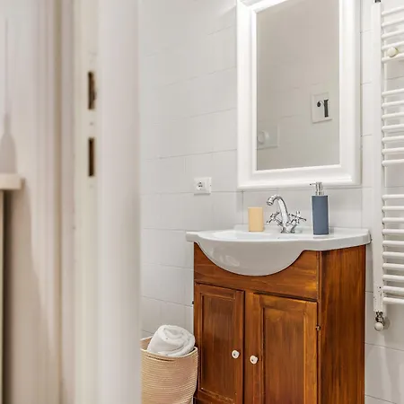 Apartment Milan's Navigli Nest *
