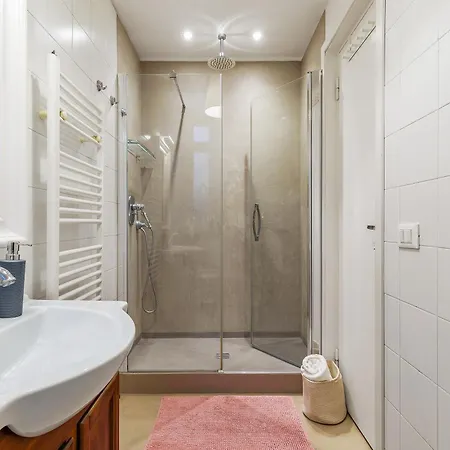 Milan's Navigli Nest Apartment *