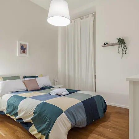 Milan's Navigli Nest * Milan