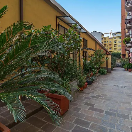 Milan's Navigli Nest Apartment *