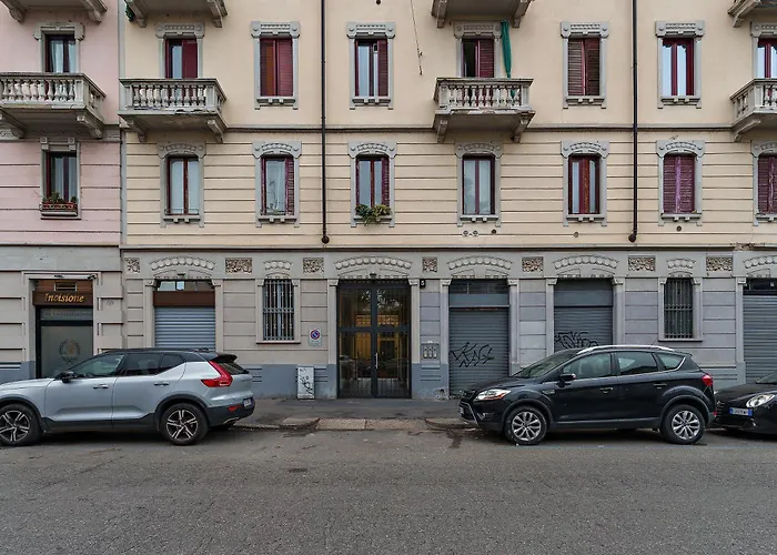 Milan's Navigli Nest Apartament